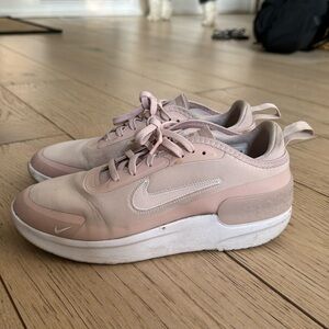 Nike Amixa Pink Sneakers